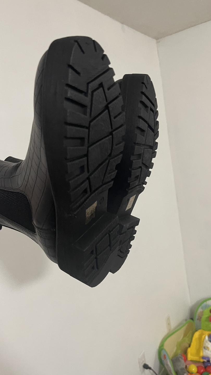 NEW Black Crocodile-Embossed Chelsea Boots - photo 5