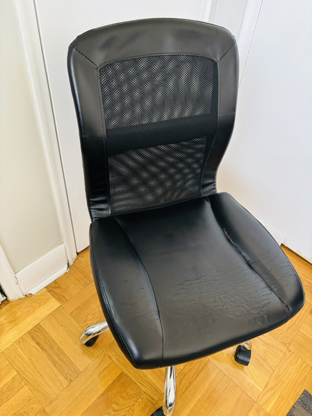 Black Mesh Back Office Chair
