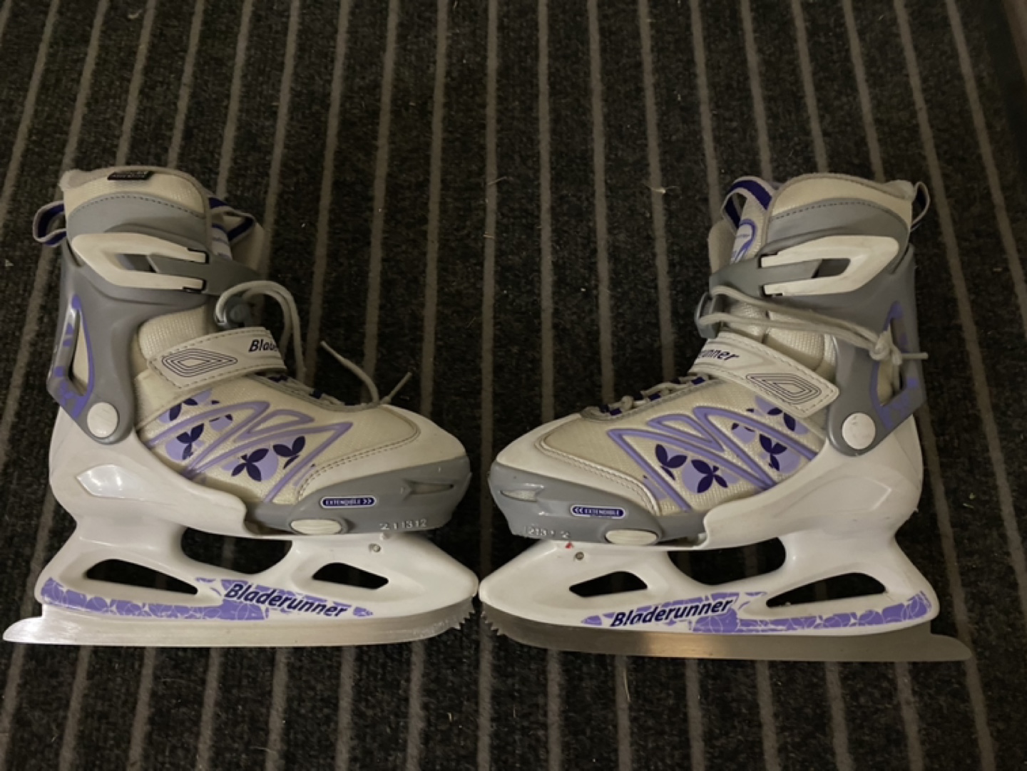Adjustable Ice Skates for Youth Size 12J/ 2.