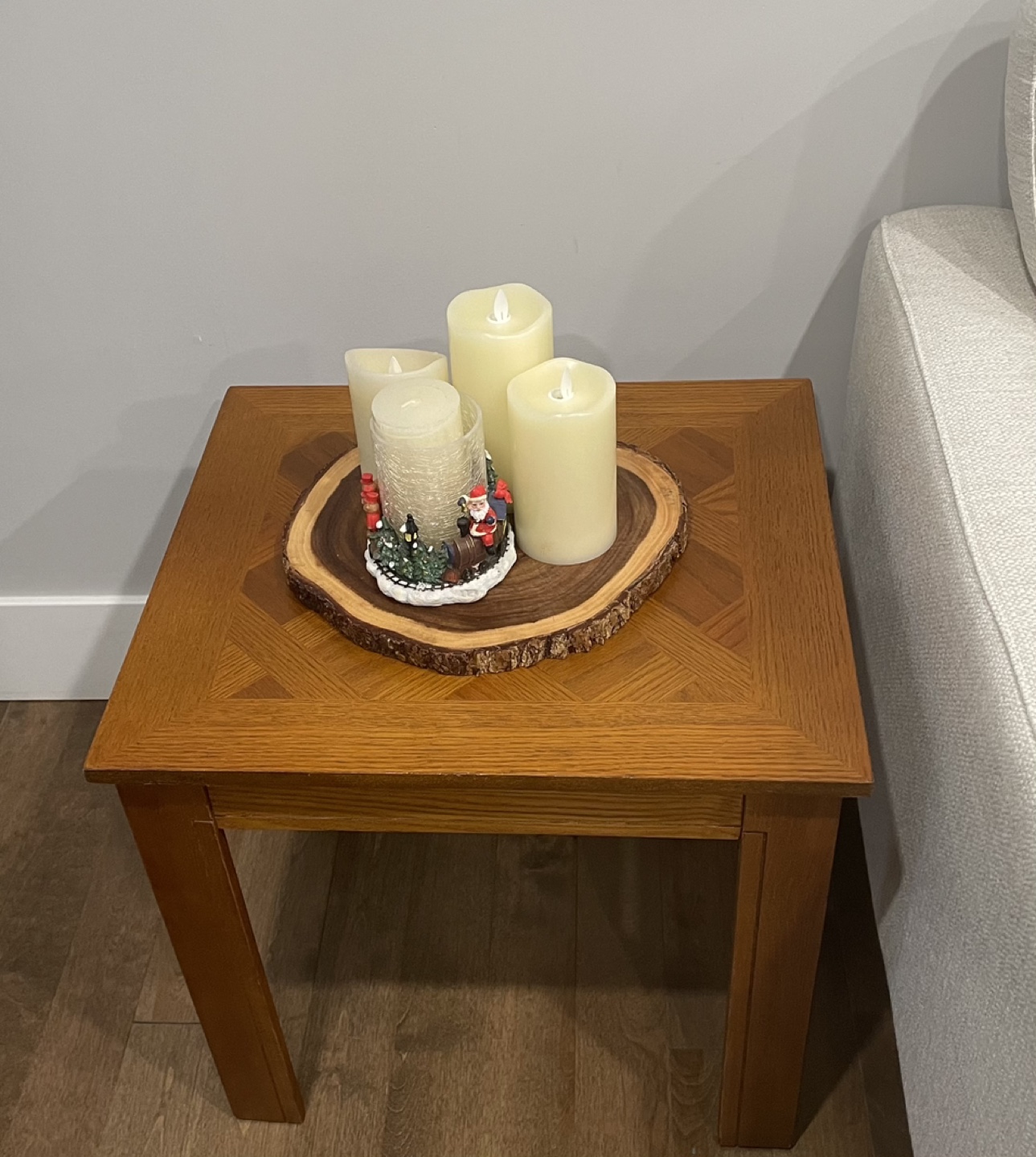 Solid wood end table - photo 2