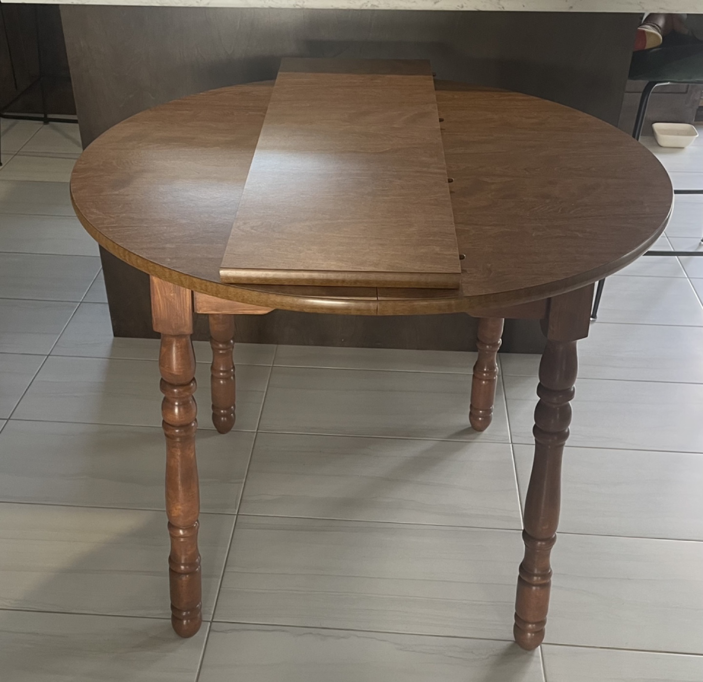 Round Extendable Table with 5 Chairs - photo 4