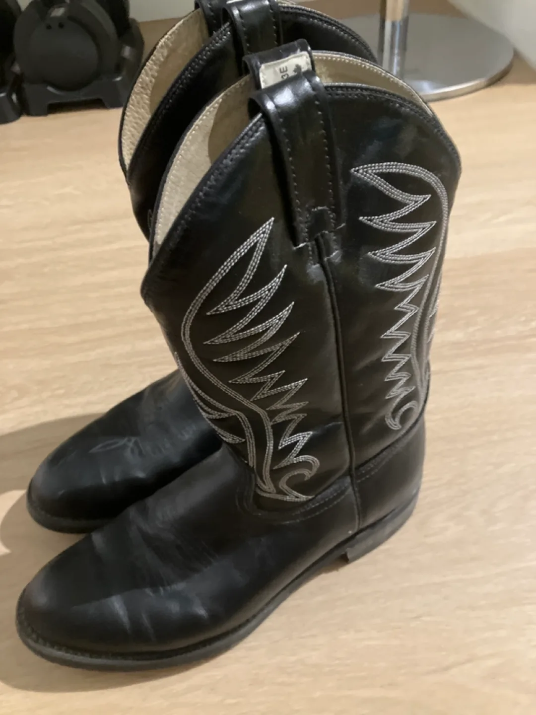 Bullrider Black Leather Cowboy Boots Size 8 image indicator(2)