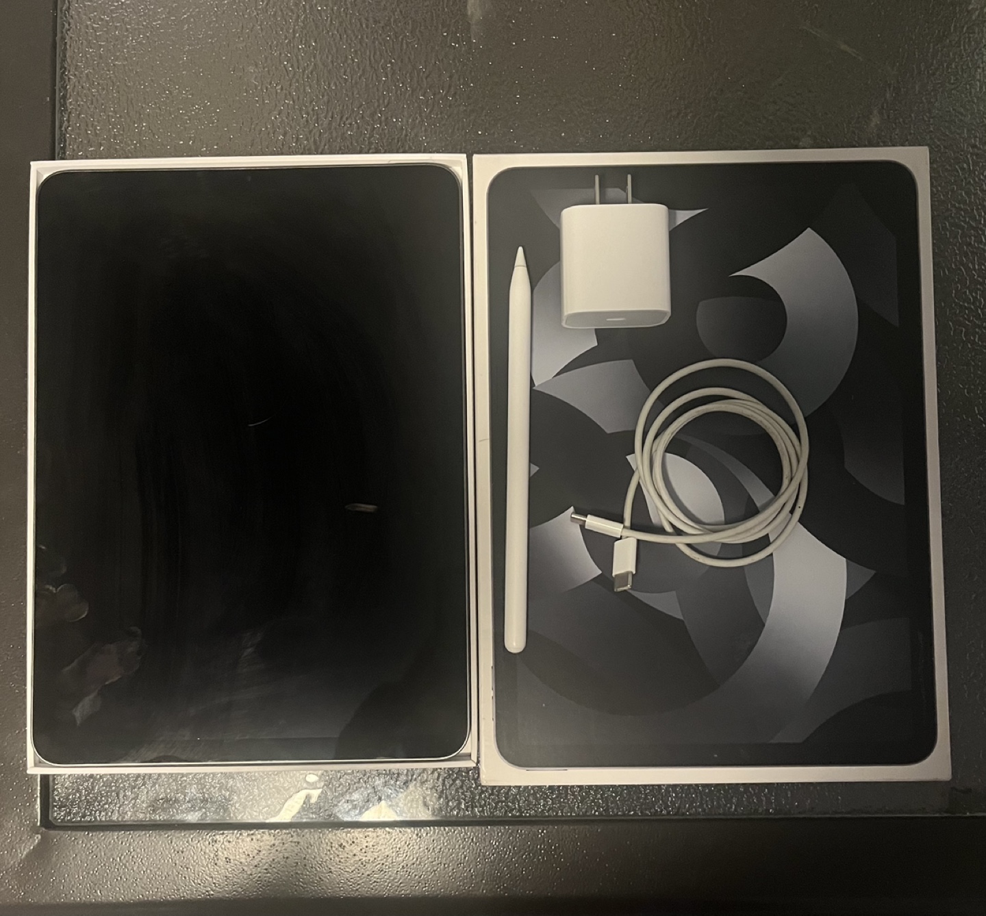 iPad Air (5th Generation) 256GB Space Grey - photo 2