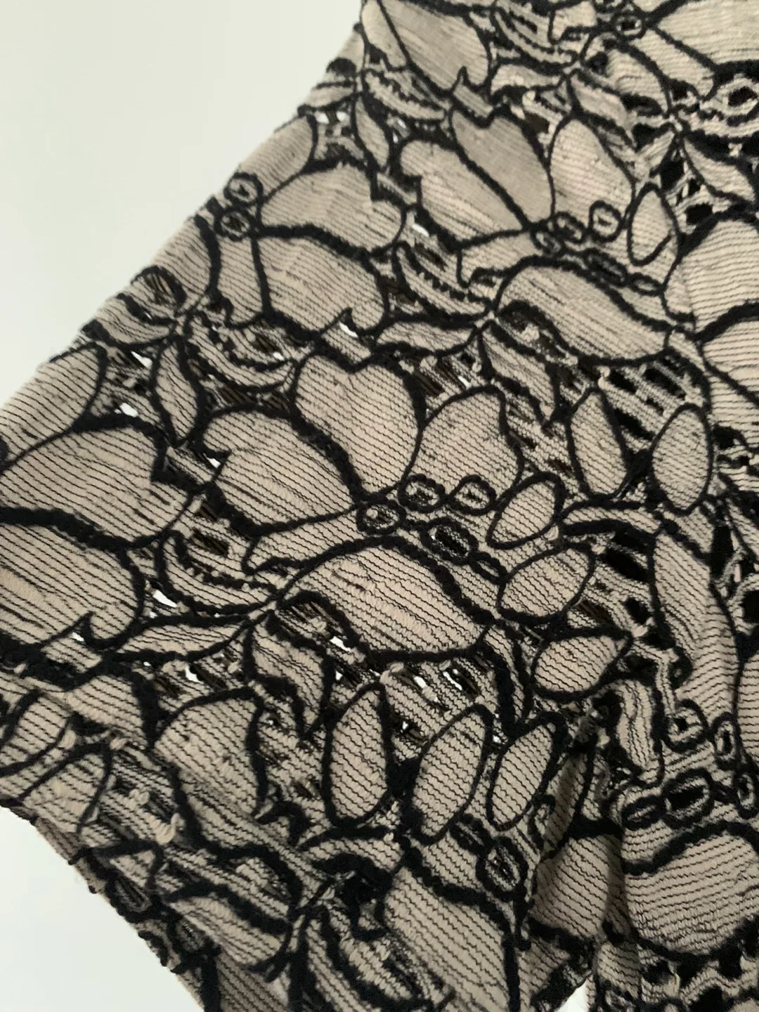 BABATON - Black and Beige Floral Dress image indicator(3)