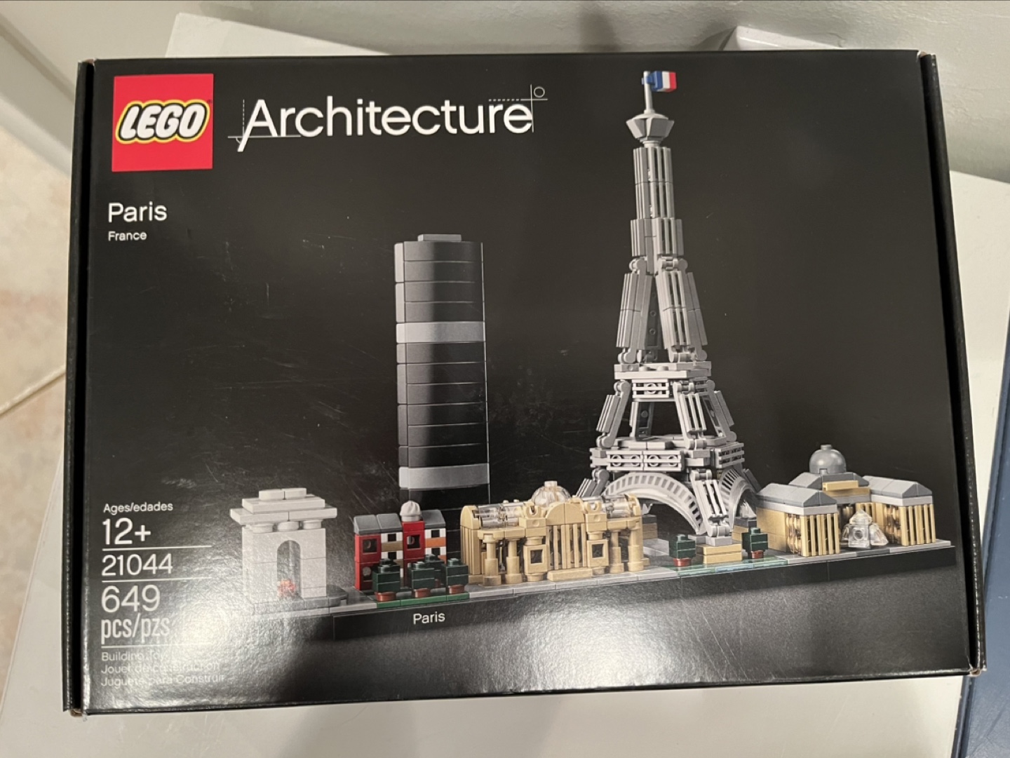 BRAND NEW unopened LEGO 21044 Architecture Paris