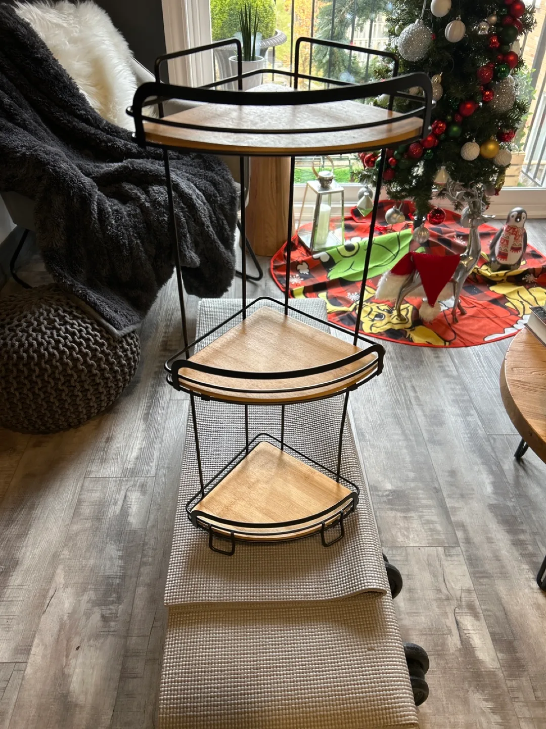 Corner Shelf Unit thumbnail