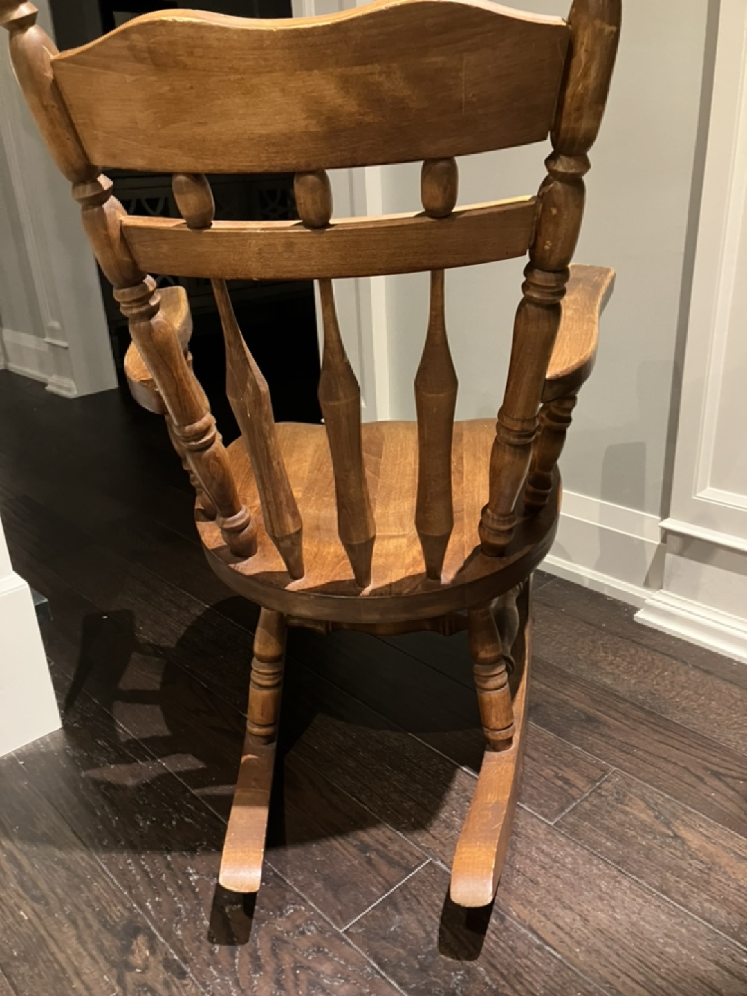 Wooden Rocking Chair - photo 2
