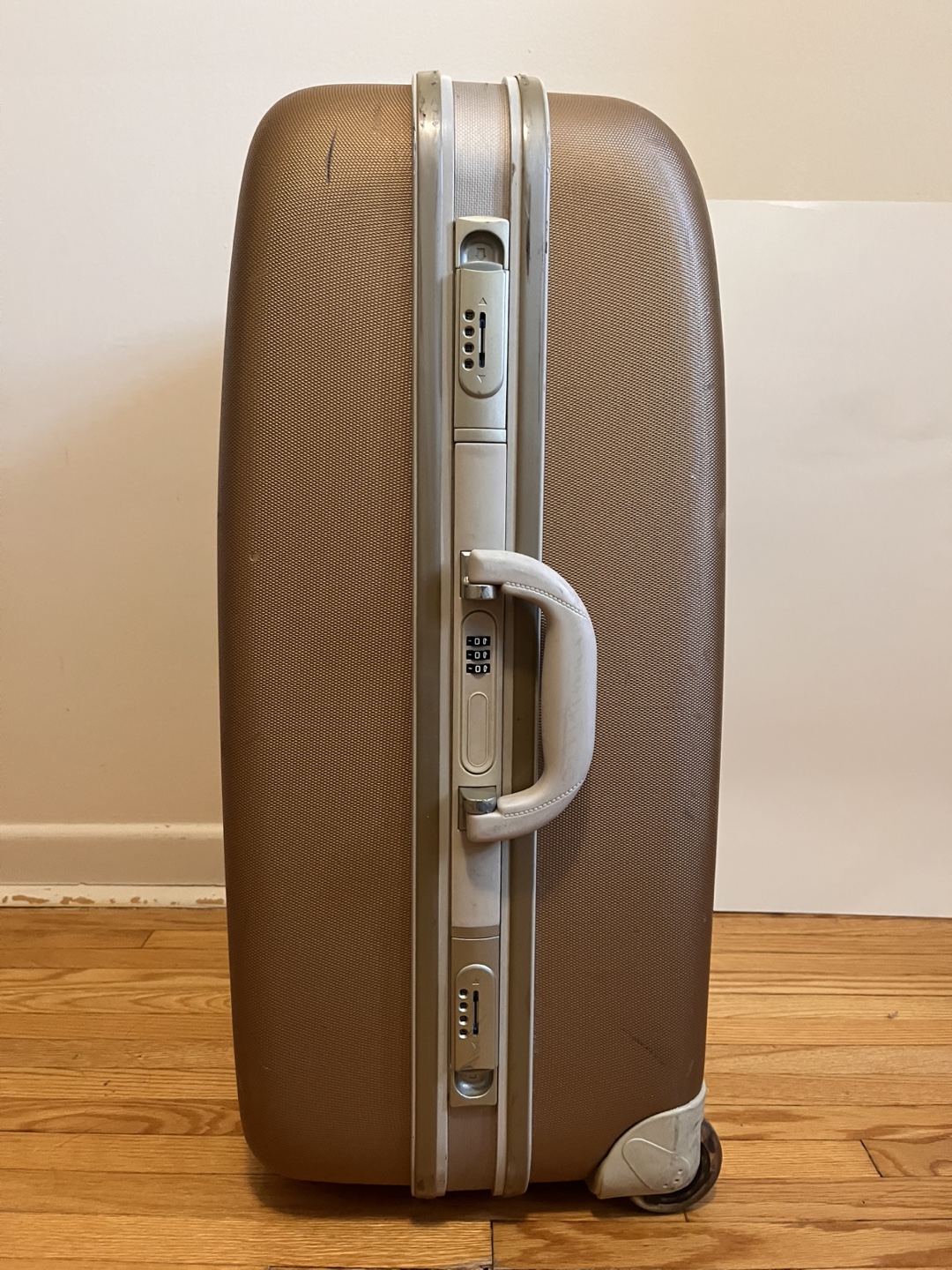 Hard-case Luggage - photo 3