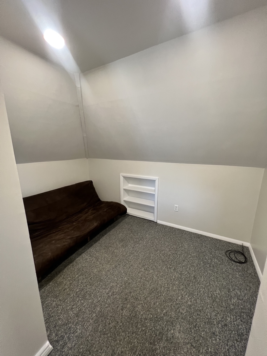 Newly updated apartment for rent - photo 4