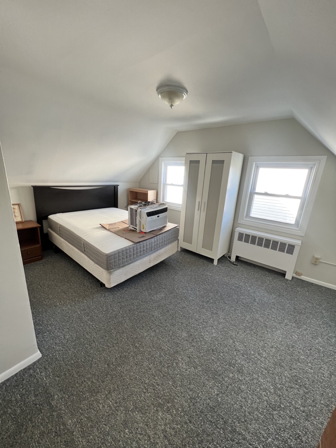 Newly updated apartment for rent - photo 5