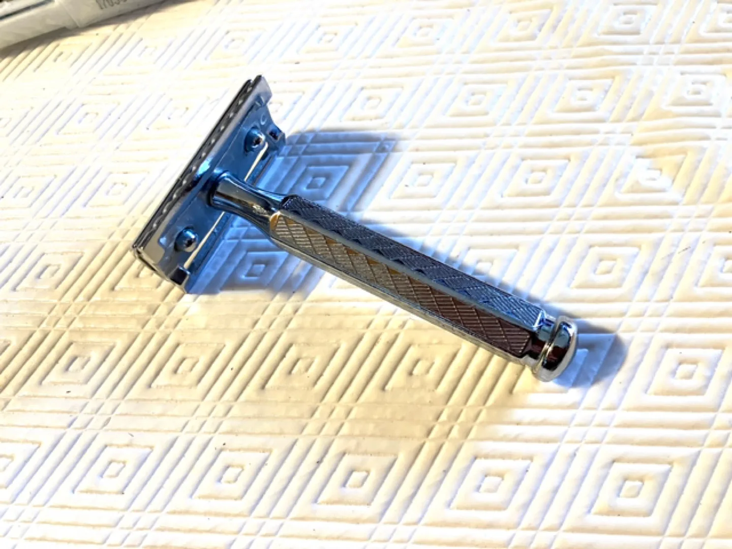 Feather Razor with 11 Blades image indicator(4)