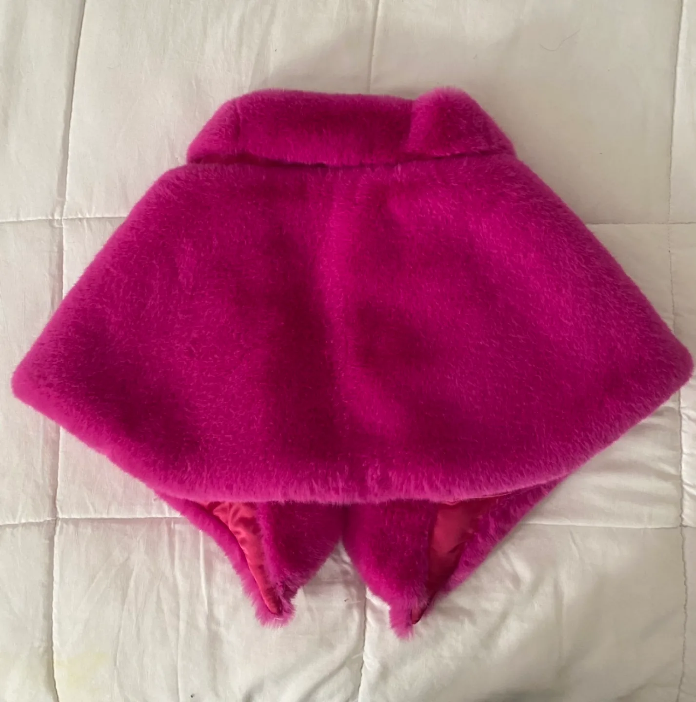 Pink Faux Fur Stole image indicator(4)