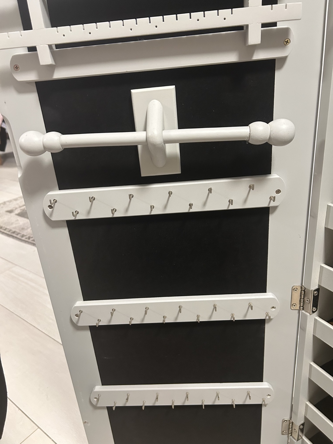Charming Farmhouse Style Mirrored Jewelry Cabinet - photo 3