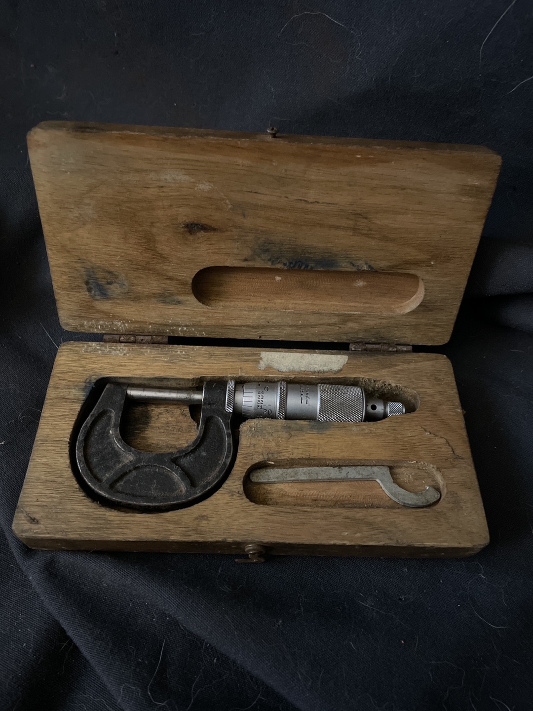 Vintage Shear-Tenson Micrometer