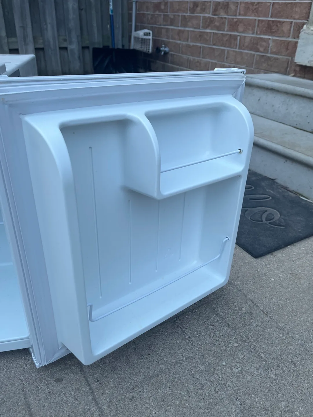 HAMILTON BEACH mini fridge with freezer (comes with tray) image indicator(4)