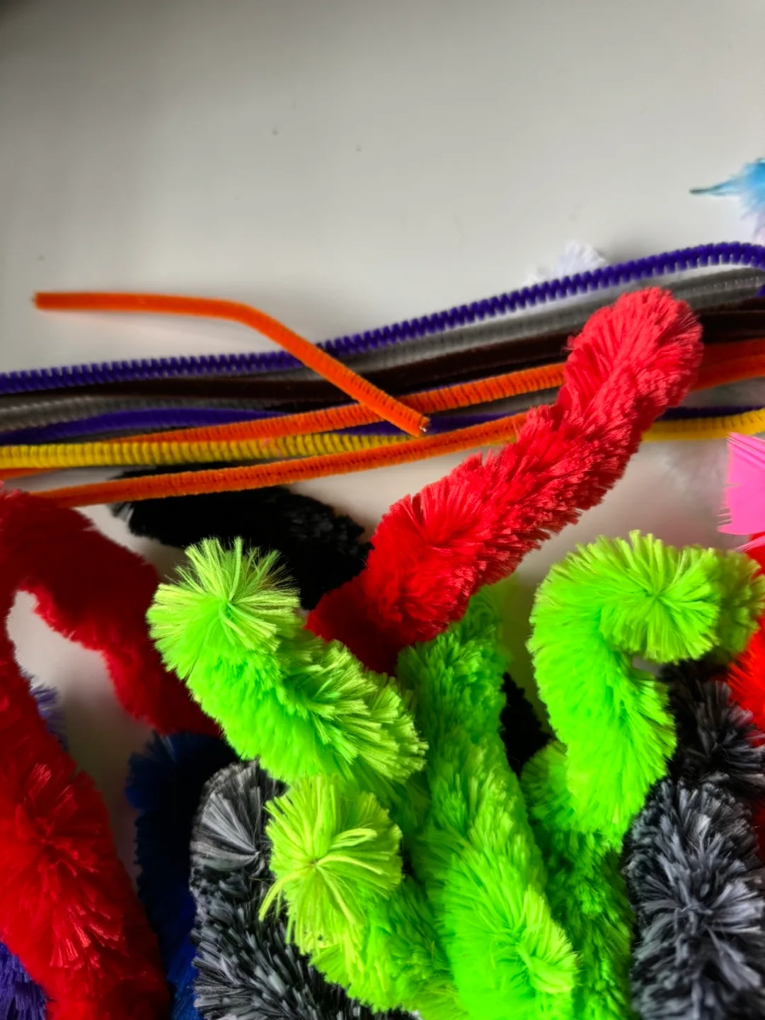 Craft Supplies - Feathers, Pipe Cleaners, Pom-poms image indicator(6)