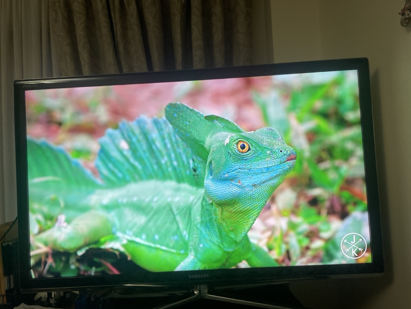 Samsung 46” 1080p HD LED TV with remote contoller - photo 2