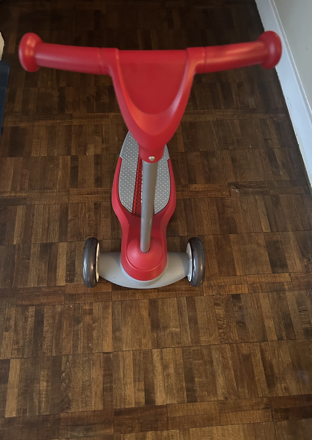 Radio Flyer 3 wheel scooter in EUc - photo 2