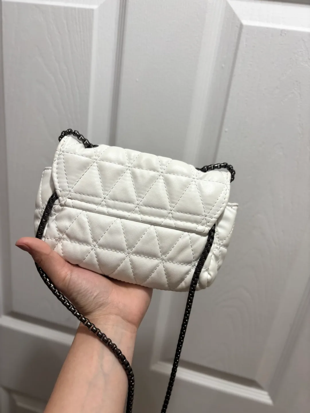 White Quilted Chain Bag #ThriftyPicks image indicator(2)