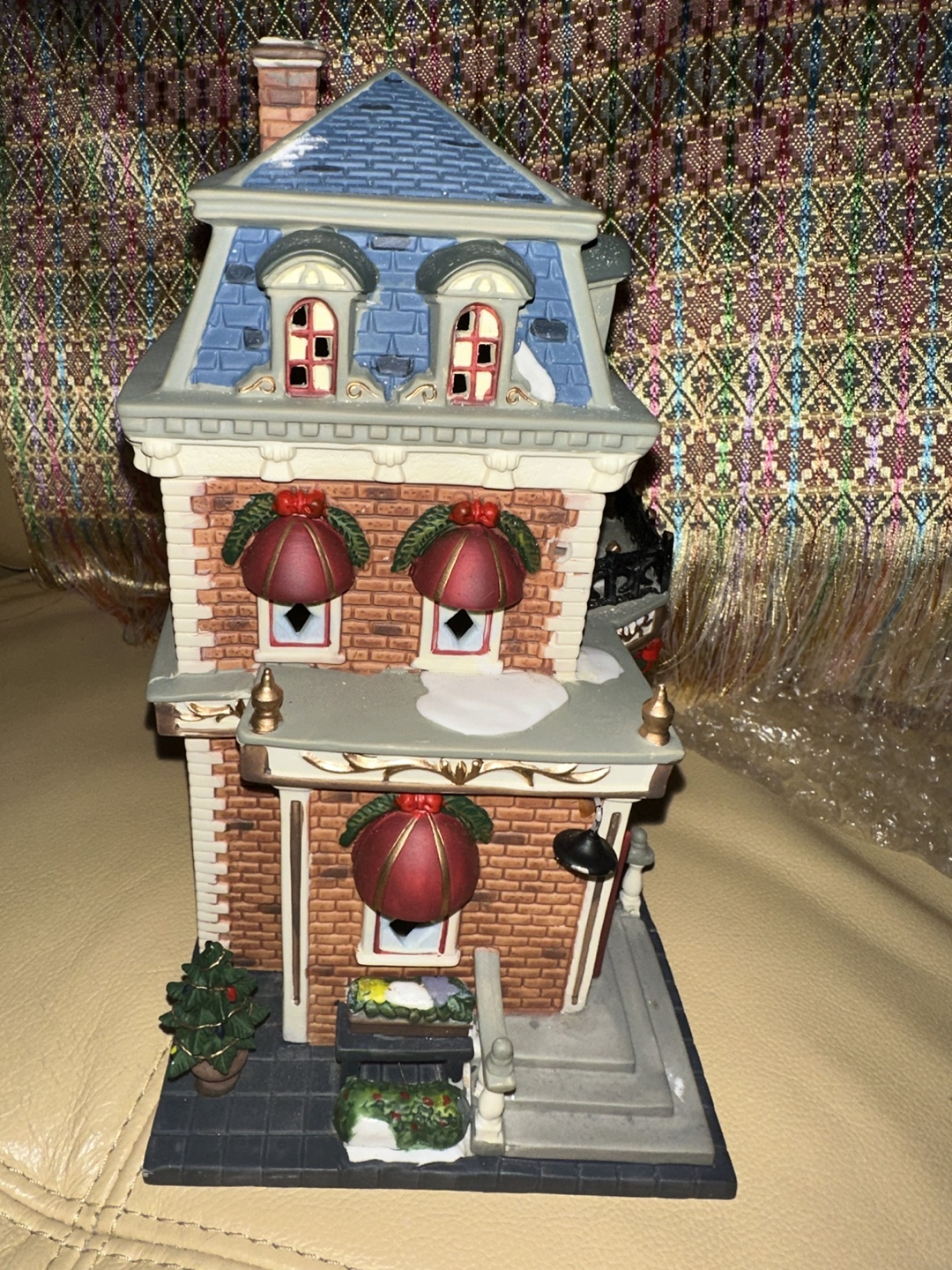 Department 56 Christmas Village - The Music Shop - photo 2