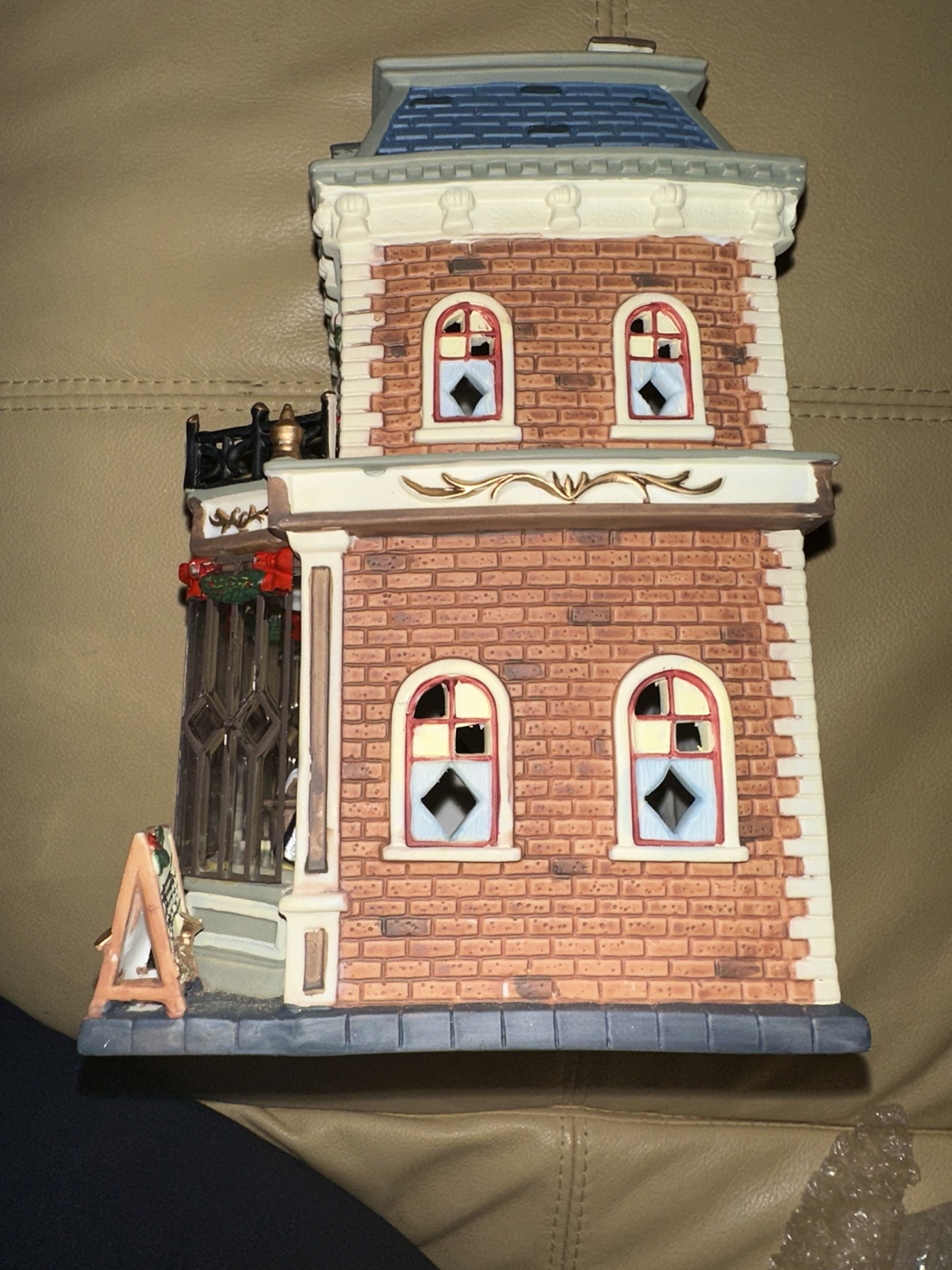 Department 56 Christmas Village - The Music Shop - photo 4
