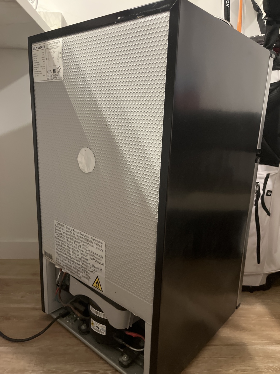Emerson Mini Fridge - photo 4