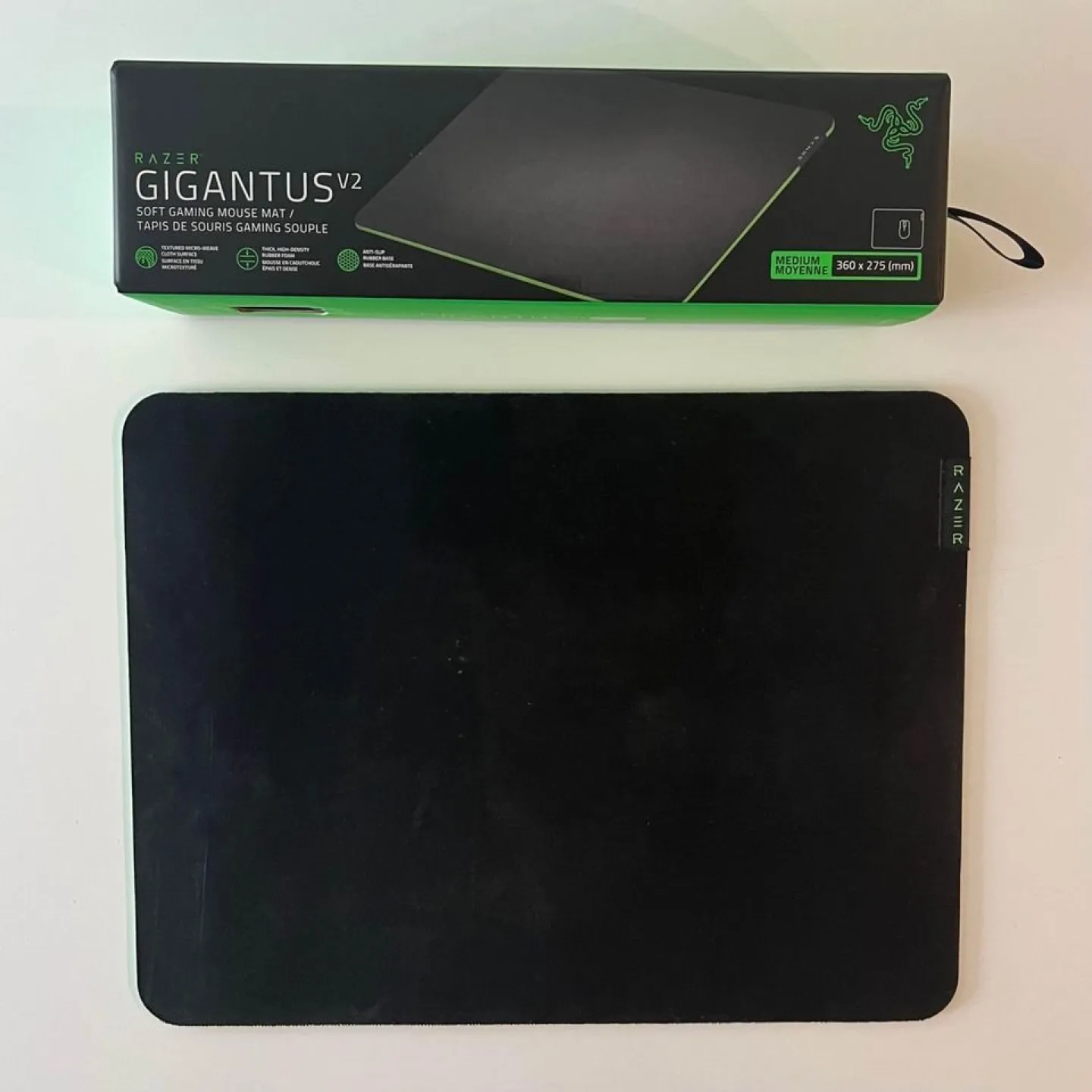 Razer Blackwidow Chroma V2 Mechanical Keyboard + Mouse Pad image indicator(2)