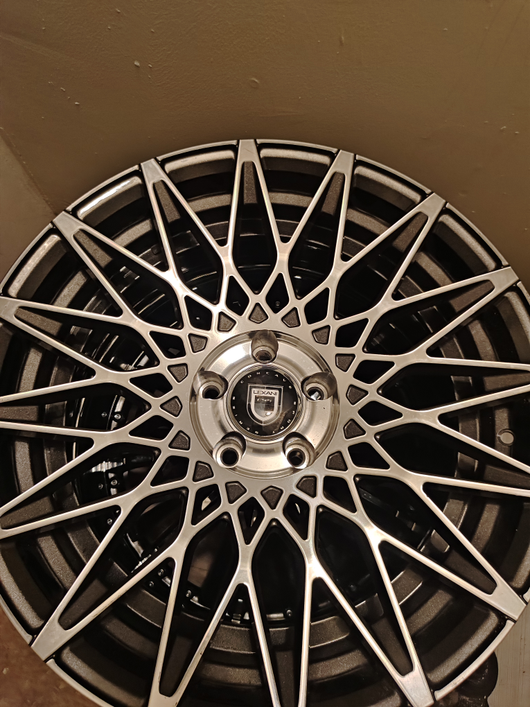 Lexani R12 (SS) R-Twelve 22 inch Wheel