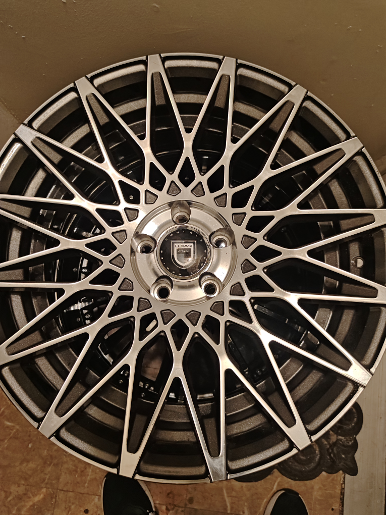 Lexani R12 (SS) R-Twelve 22 inch Wheel - photo 2