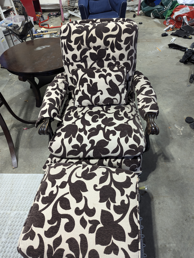 Floral Armchair and Ottoman - photo 3