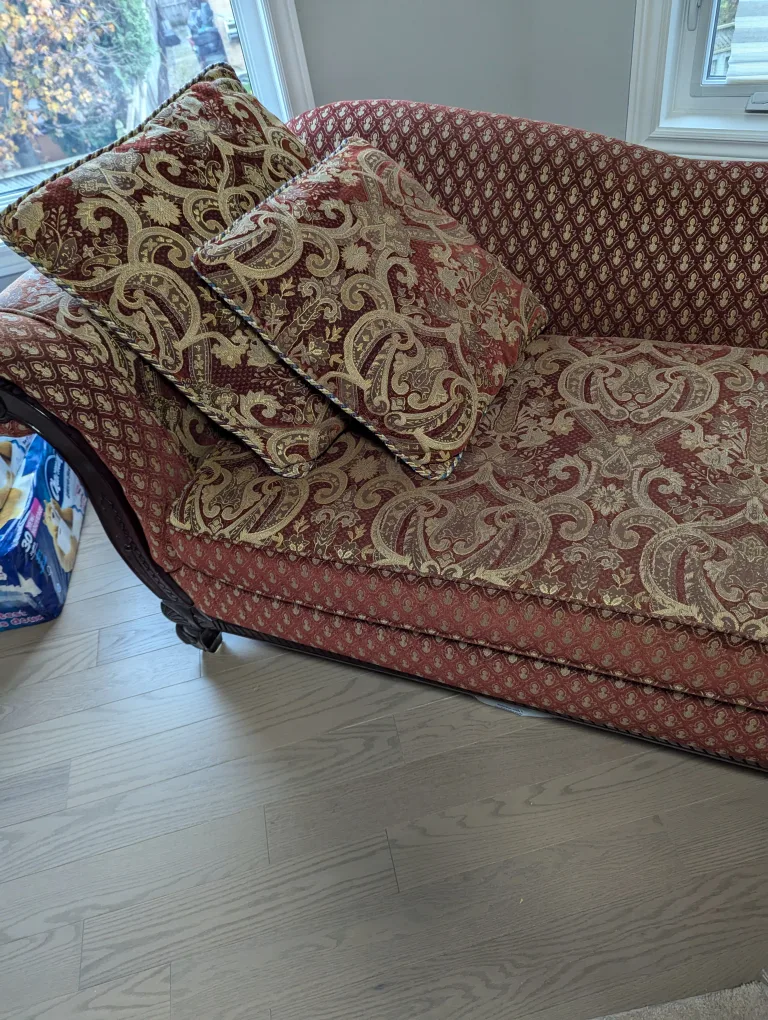 Red and Gold Chaise Lounge image indicator(2)