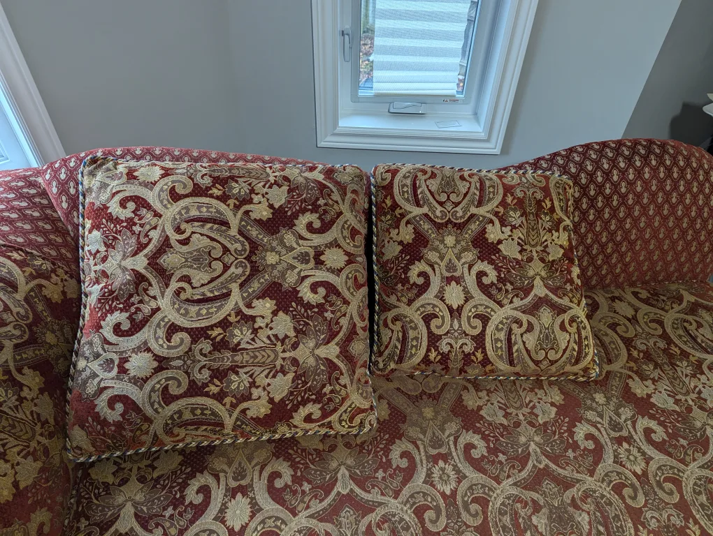 Red and Gold Chaise Lounge image indicator(4)