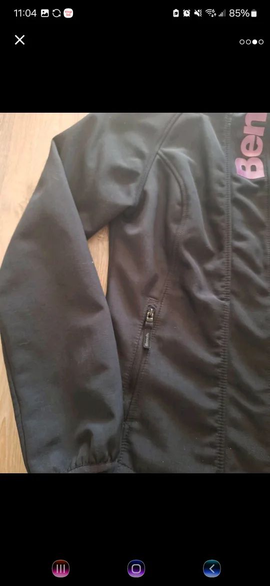 Bench. Black Jacket image indicator(3)