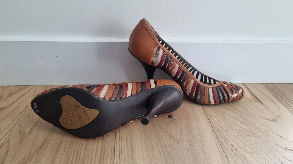 Women Leather Shoes, Naughty Monkey. Size 8 image indicator(4)