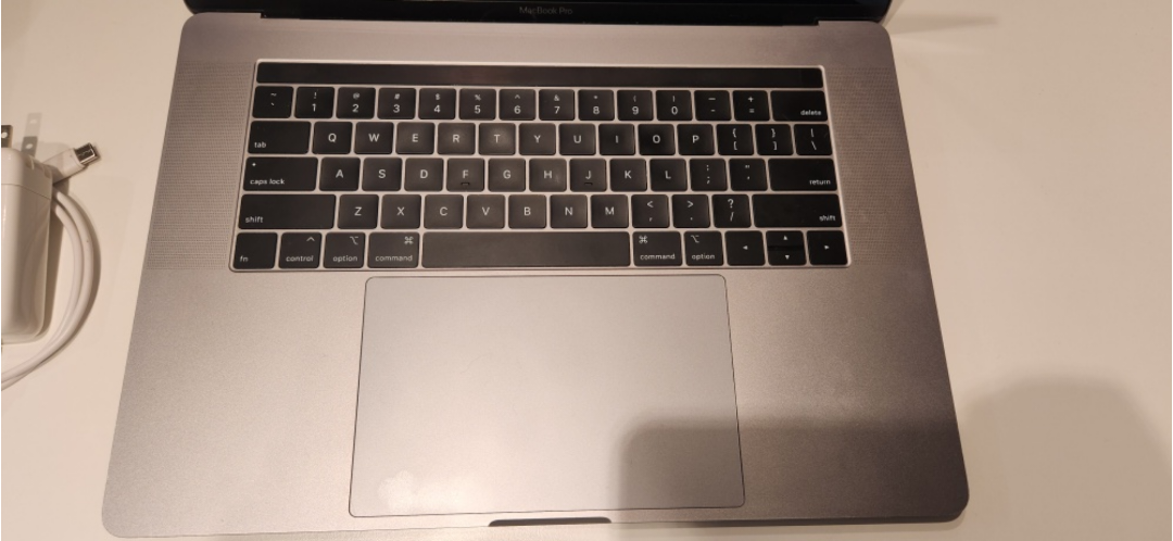MacBook Pro 15-inch 2018 - photo 3