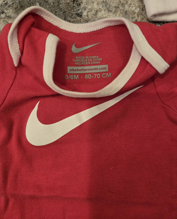 0-6m Nike short sleeve bodysuit - photo 2
