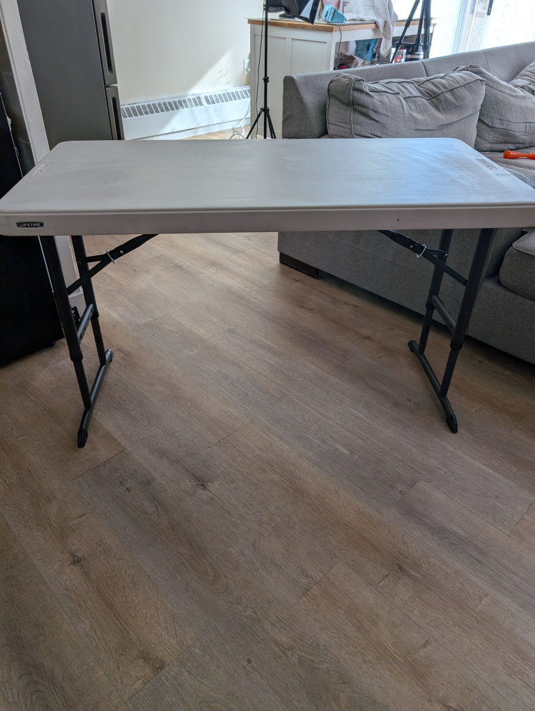 4 ft Folding Table