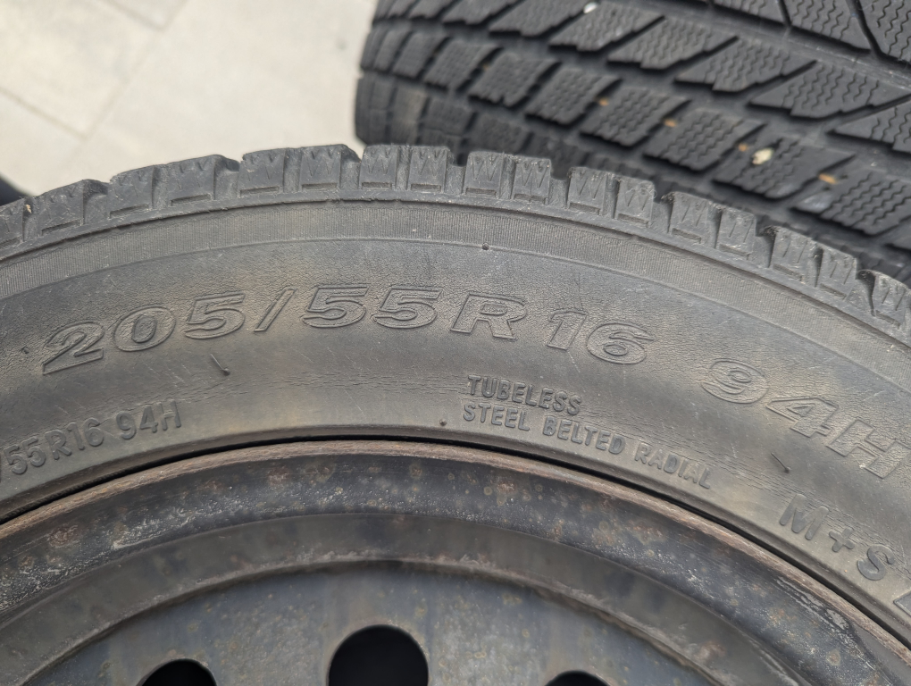 Set of 4 Winter Tires with Rims - 205/55R16 - photo 2