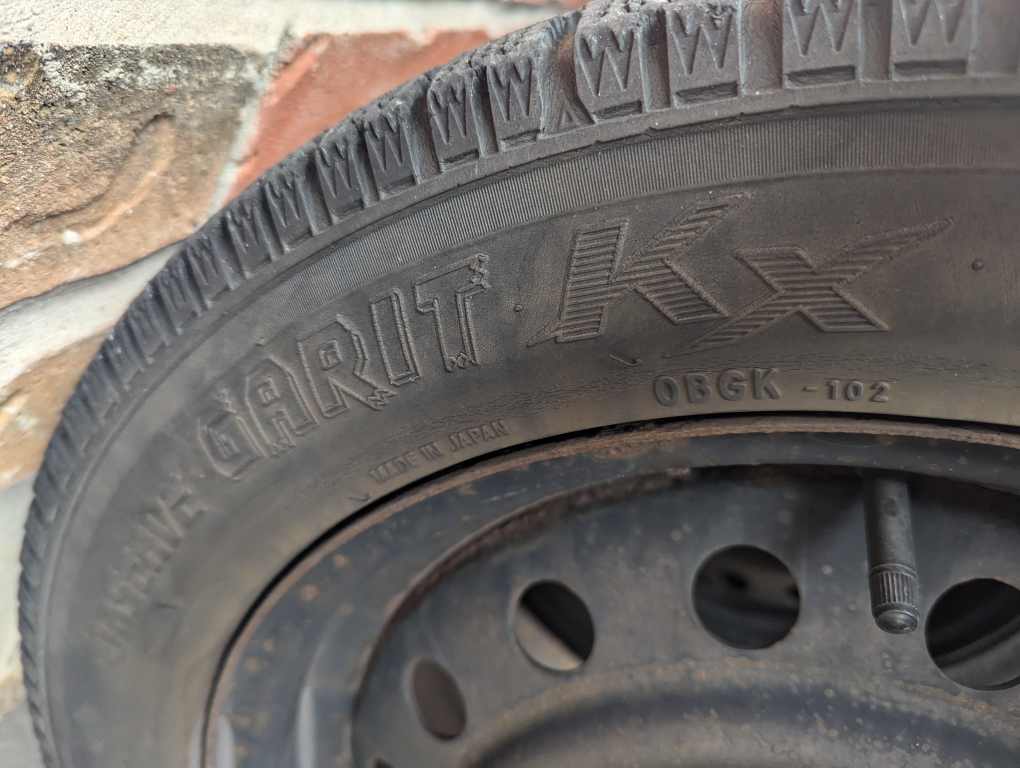 Set of 4 Winter Tires with Rims - 205/55R16 - photo 3
