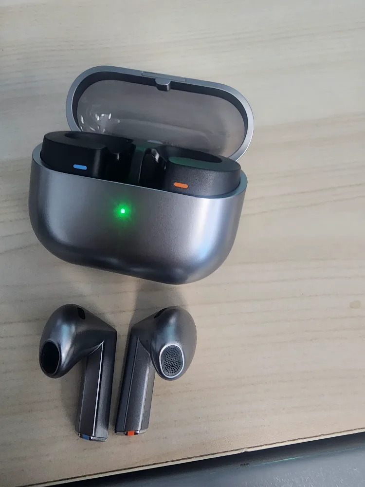 Wireless Earbuds - Samsung Galaxy Buds 3 thumbnail