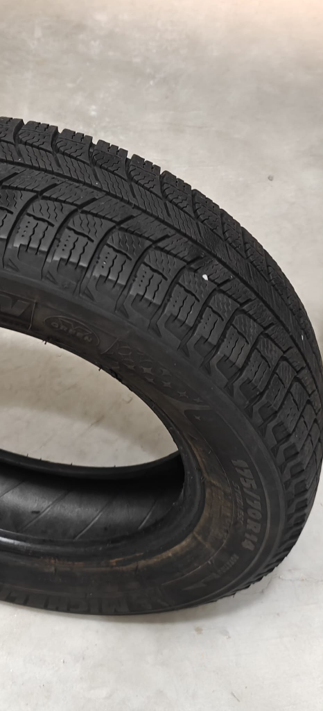 Michelin 4 Used Winter Tires 175/70R14 - photo 4