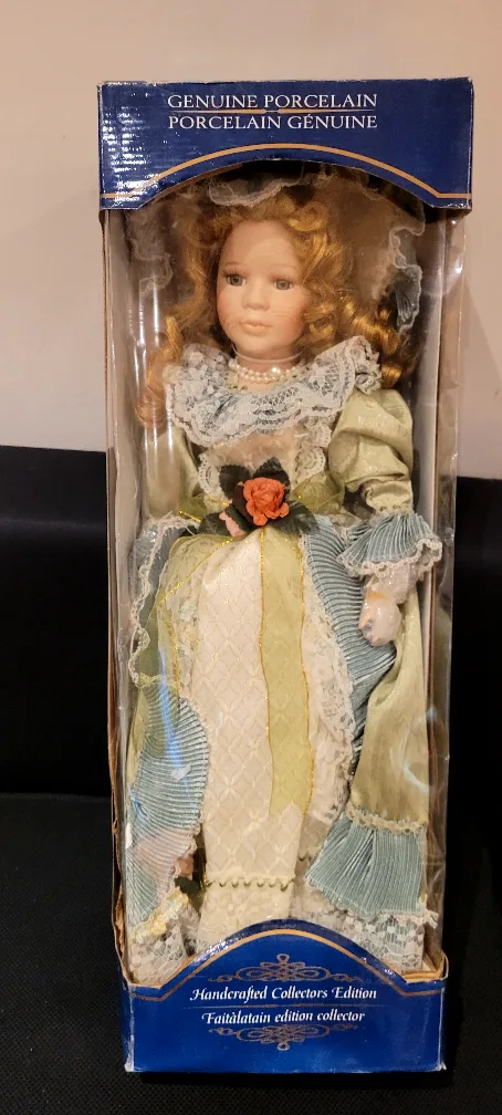 Porcelain Doll in Box image indicator(8)