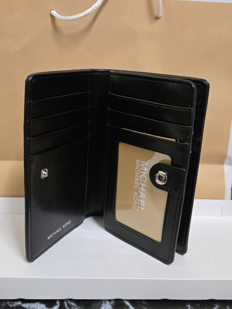 Michael Kors medium bifold wallet - photo 2