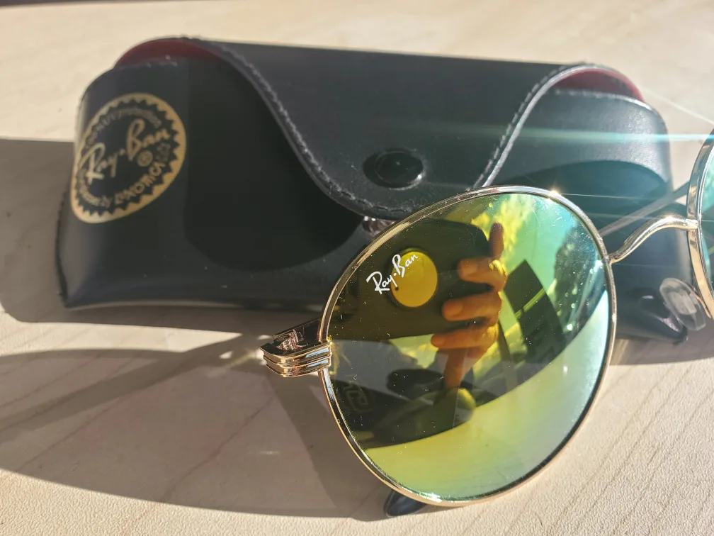 vintage Rayban Sunglasses image indicator(2)