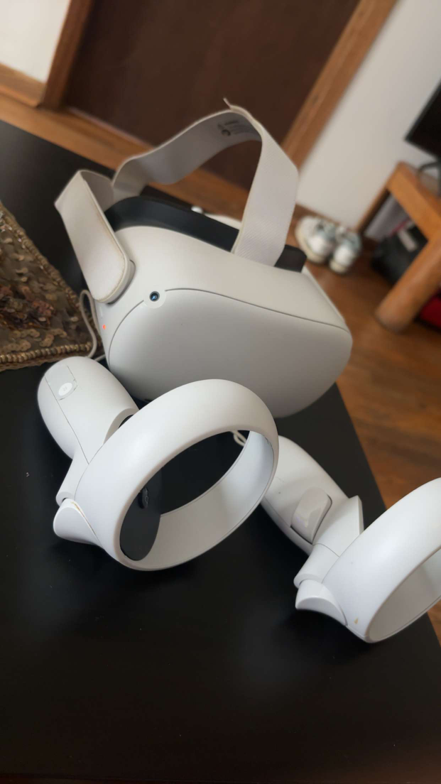 Oculus Quest 2 - 128GB - VR Headset - photo 4