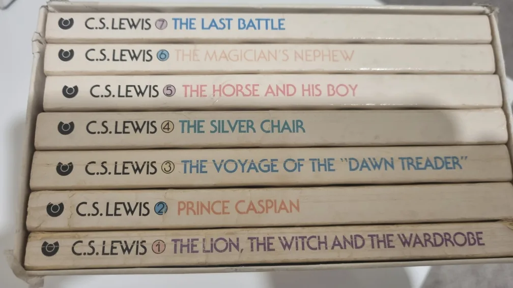 Collection The Chronicles of NARNIA old edition image indicator(2)