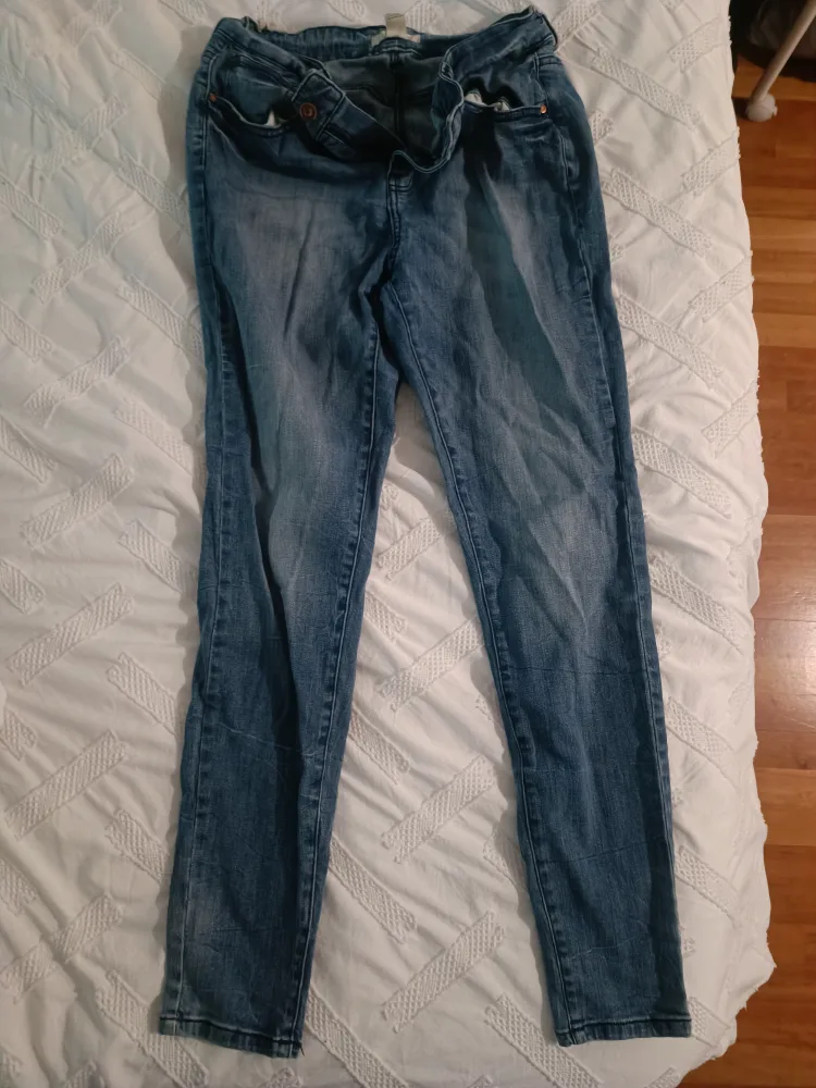 Forever 21 Denim Jeans thumbnail