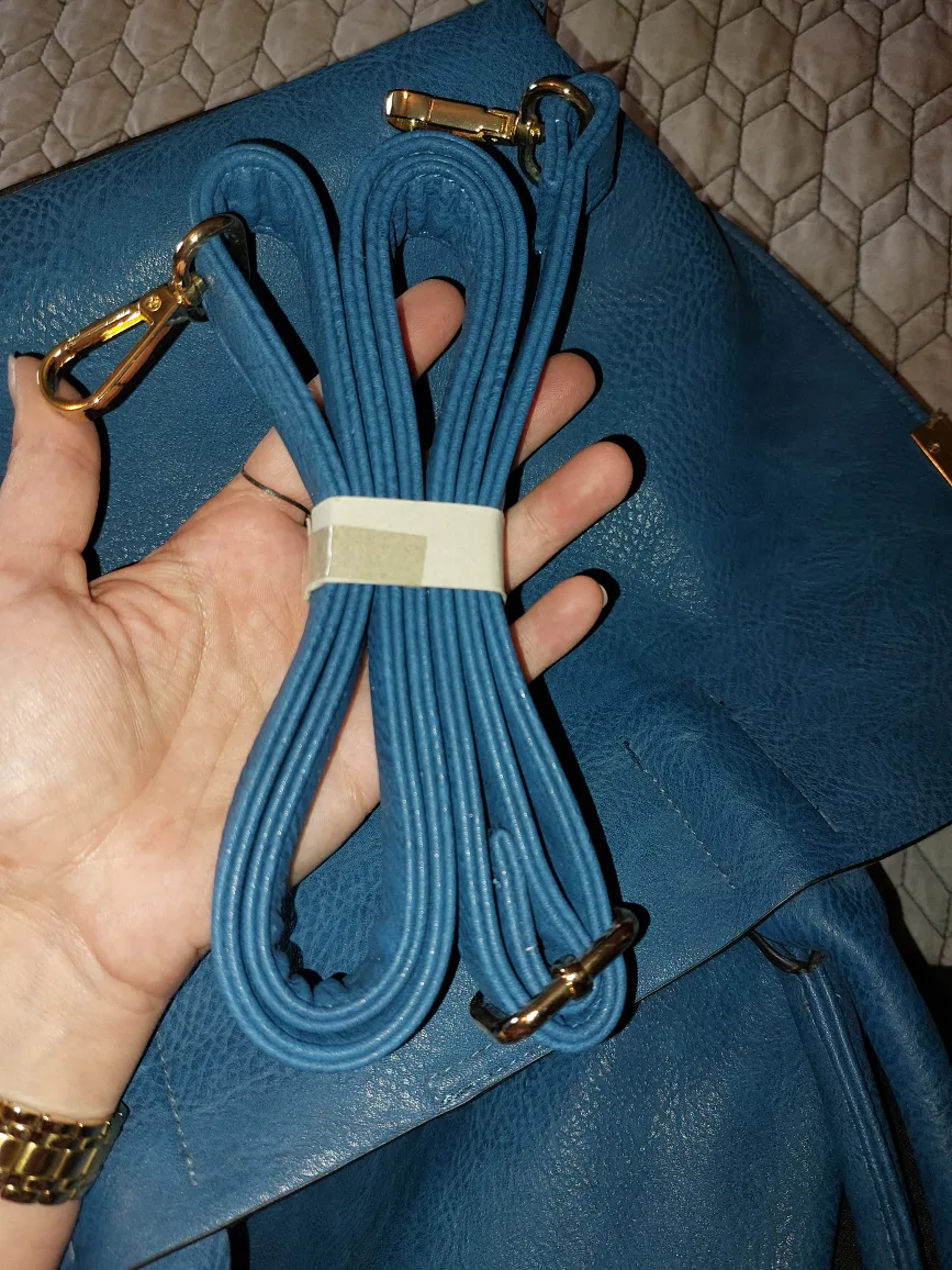 Blue Faux Leather Tote Bag with Matching Wristlet NEW image indicator(6)