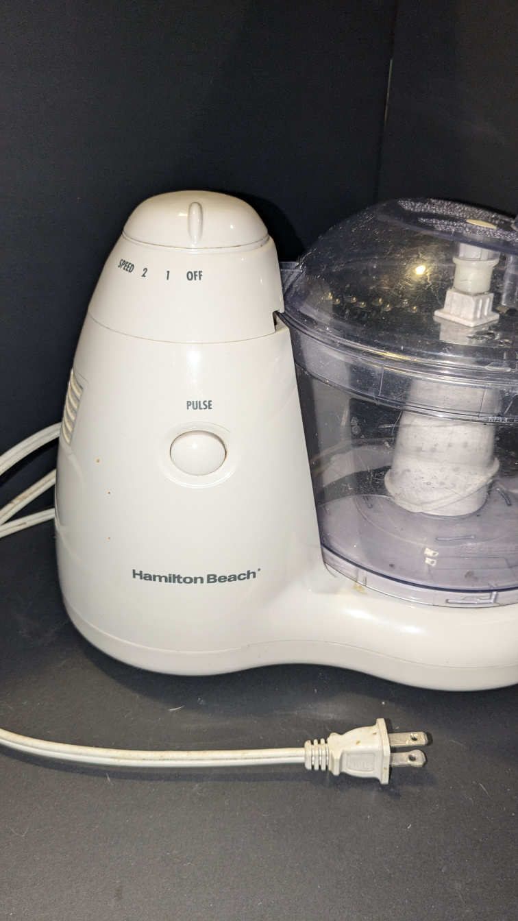 Food Processor - Hamilton Beach w/ shredding  & slicing blade 🥕 - photo 2