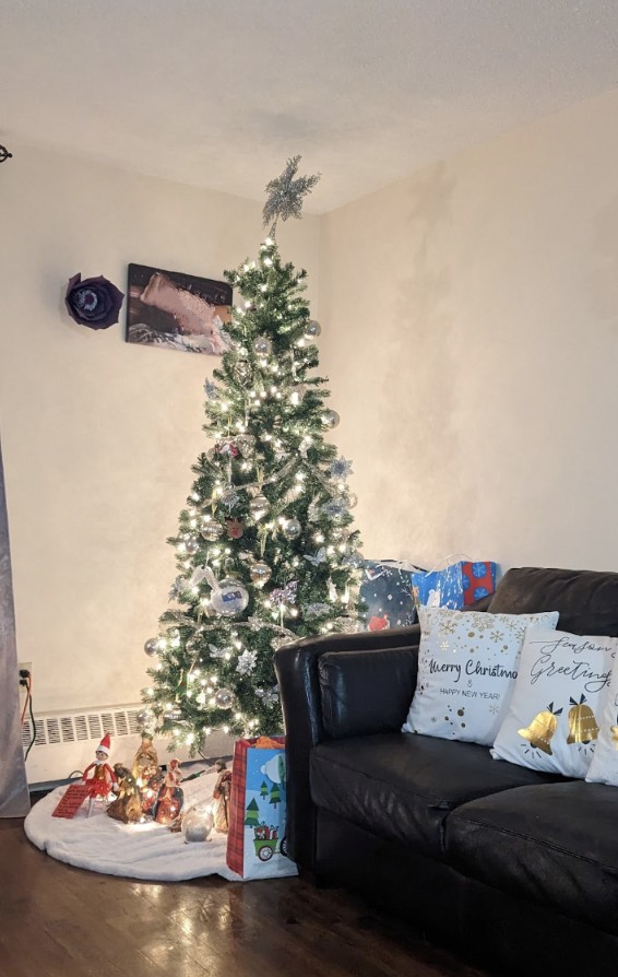 7 ft Noma Marcelle Pre-Lit Artificial Christmas Tree $100 OBO - photo 3